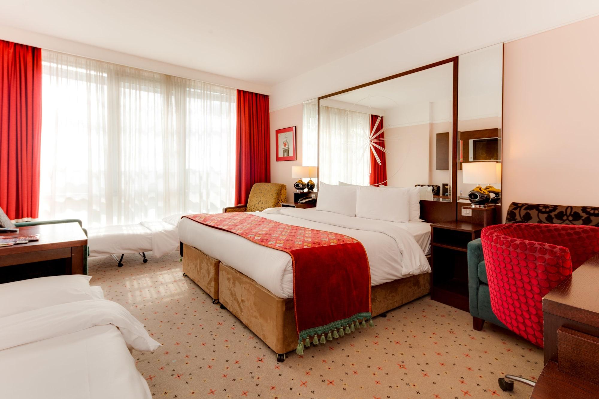 Carlton Hotel Blanchardstown Extérieur photo