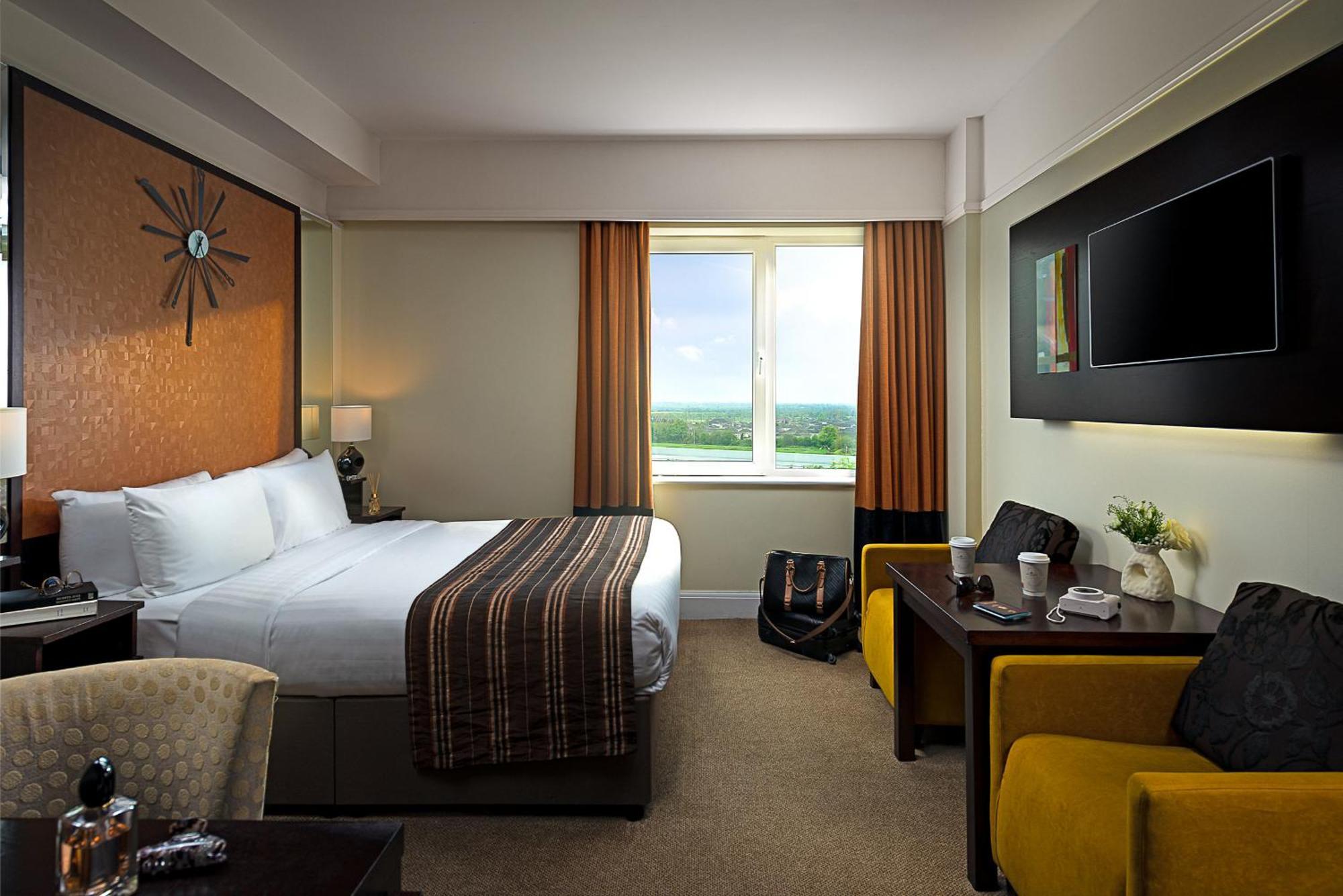 Carlton Hotel Blanchardstown Extérieur photo