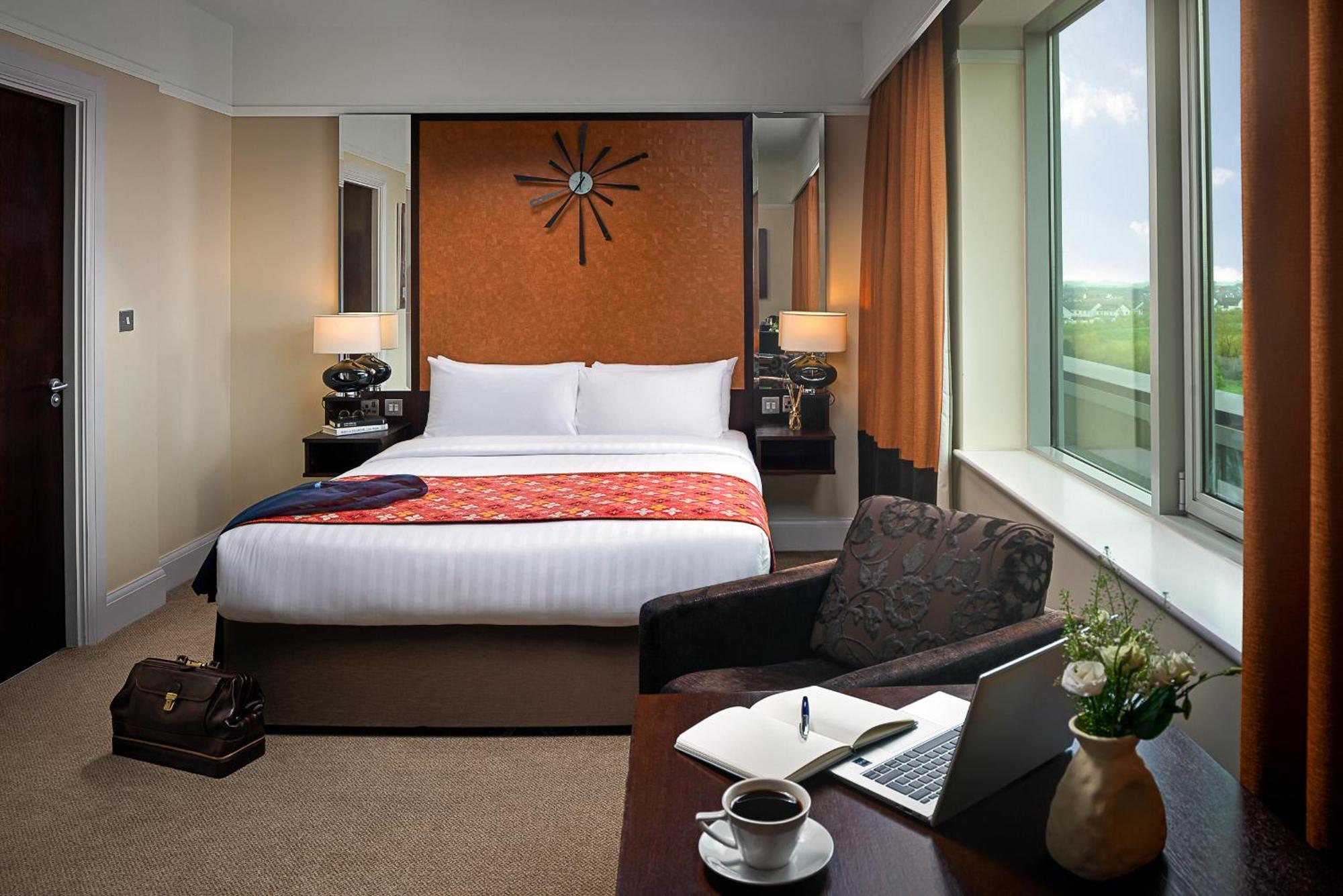 Carlton Hotel Blanchardstown Extérieur photo