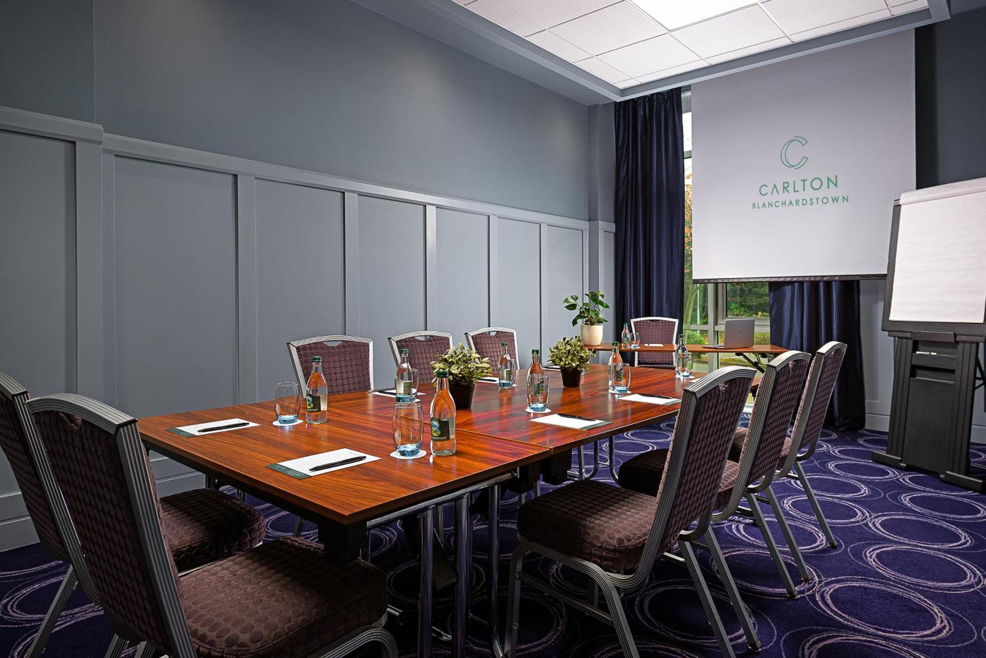 Carlton Hotel Blanchardstown Extérieur photo